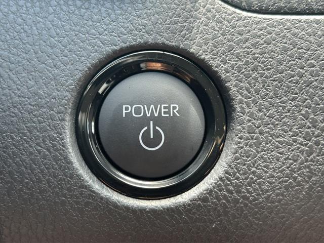 Photo of 2025 Ice Cap Toyota Camry