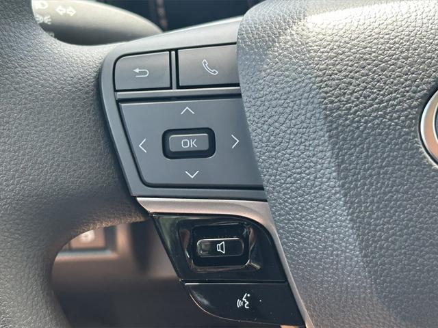 Photo of 2025 Ice Cap Toyota Camry
