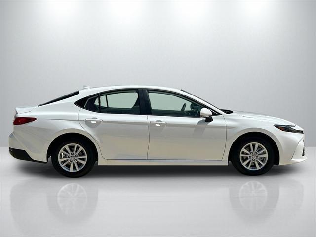 Photo of 2025 Ice Cap Toyota Camry