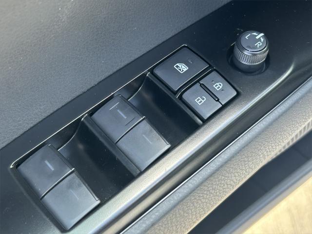 Photo of 2025 Ice Cap Toyota Camry