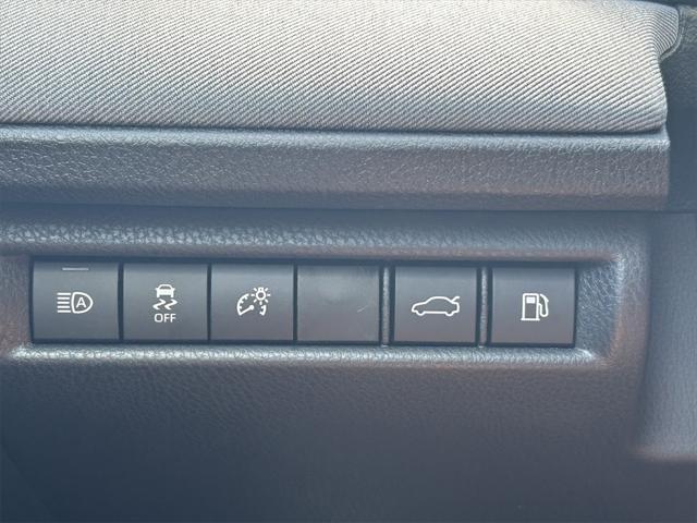 Photo of 2025 Ice Cap Toyota Camry