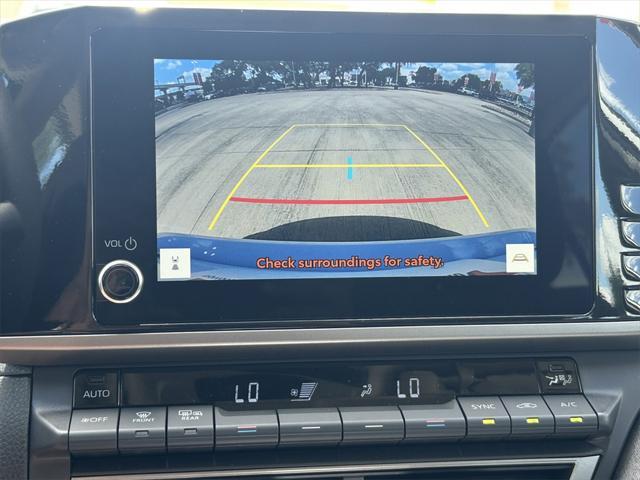 Photo of 2025 Ice Cap Toyota Camry