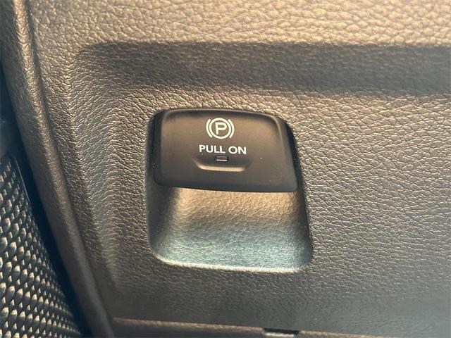 Photo of 2024 Bright White Clearcoat RAM 1500