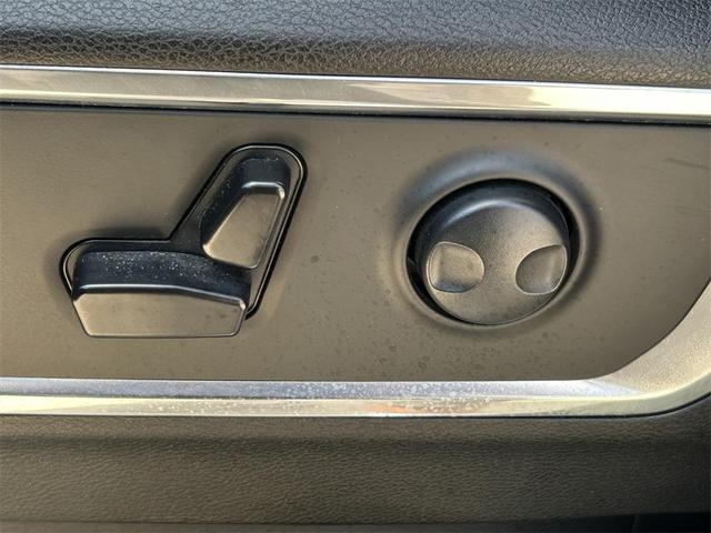 Photo of 2024 Bright White Clearcoat RAM 1500