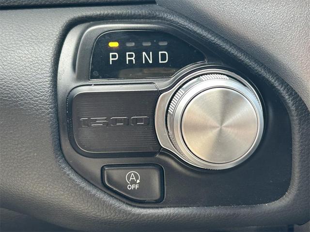 Photo of 2024 Bright White Clearcoat RAM 1500