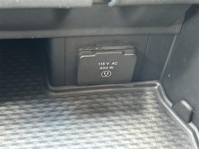 Photo of 2024 Bright White Clearcoat RAM 1500