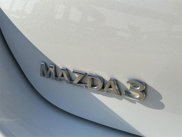 Photo of 2019 Snowflake White Pearl Mica Mazda Mazda3