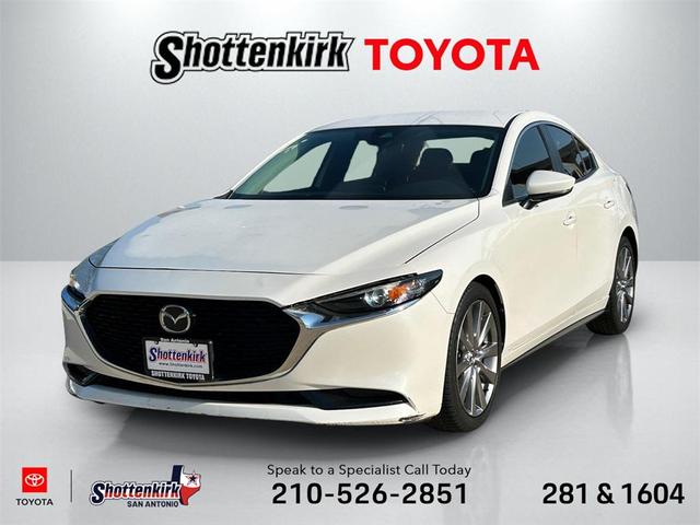 Photo of 2019 Snowflake White Pearl Mica Mazda Mazda3