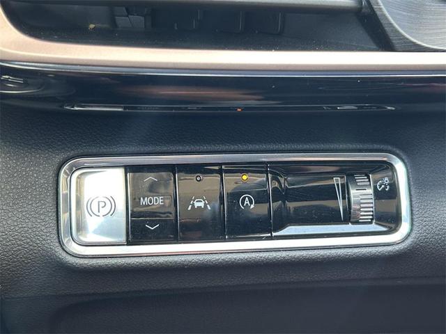 Photo of 2024 Summit White Buick Envision