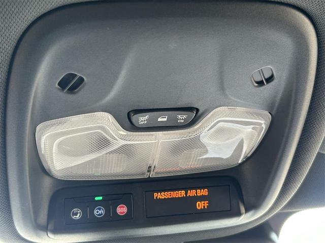 Photo of 2024 Summit White Chevrolet Trailblazer