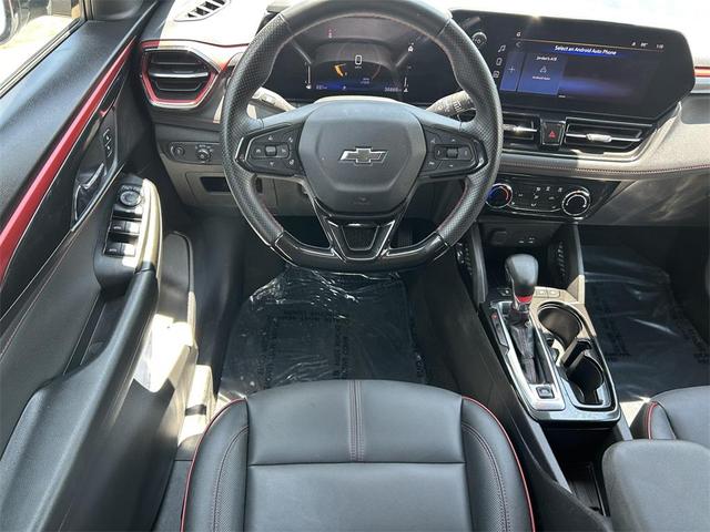 Photo of 2024 Summit White Chevrolet Trailblazer