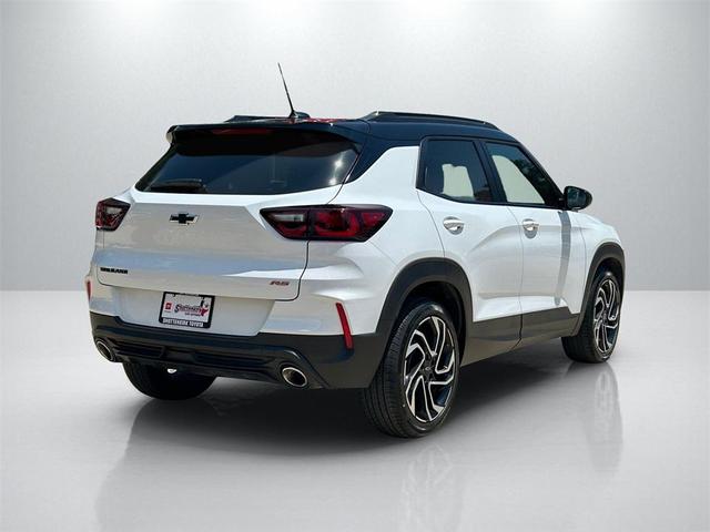 Photo of 2024 Summit White Chevrolet Trailblazer