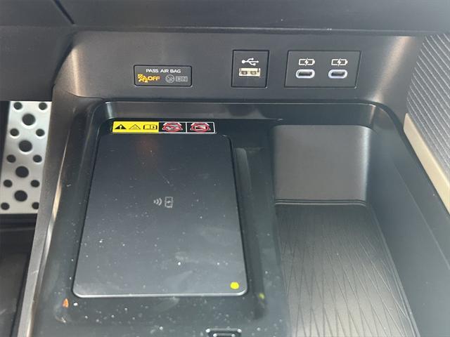 Photo of 2025 Ice Cap Toyota Camry