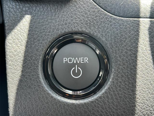 Photo of 2025 Ice Cap Toyota Camry