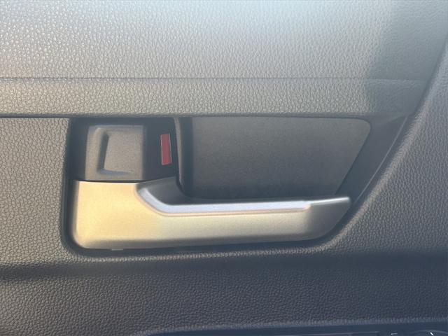 Photo of 2025 Ice Cap Toyota Tacoma
