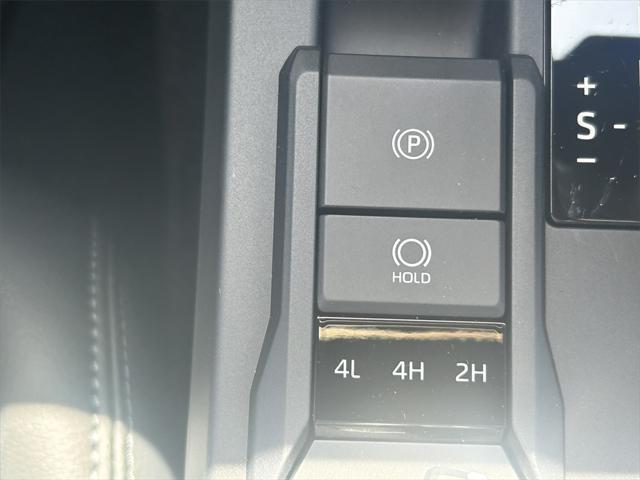 Photo of 2025 Ice Cap Toyota Tacoma