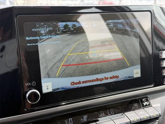 Photo of 2025 Ice Cap Toyota Camry