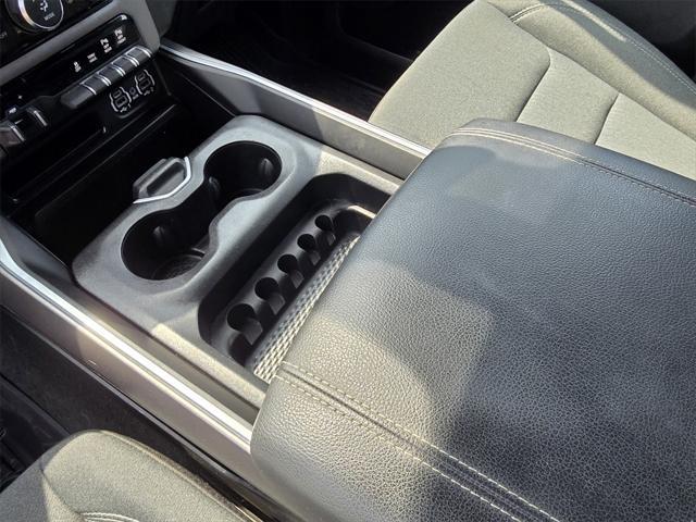 Photo of 2022 Diamond Black Crystal Pearlcoat RAM 1500