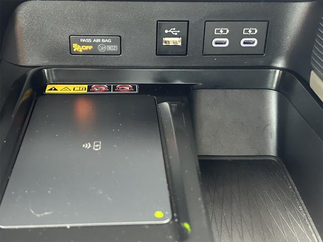 Photo of 2025 Midnight Black Metallic Toyota Camry