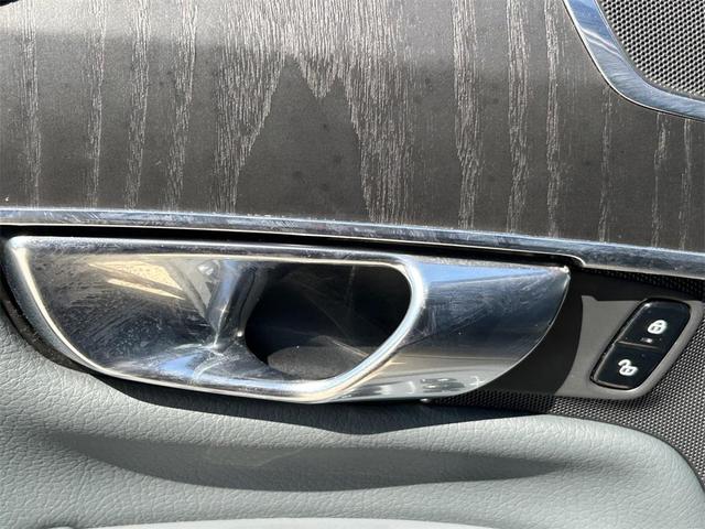 Photo of 2020 Denim Blue Metallic Volvo XC90