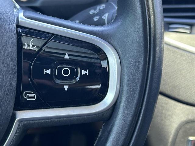 Photo of 2020 Denim Blue Metallic Volvo XC90