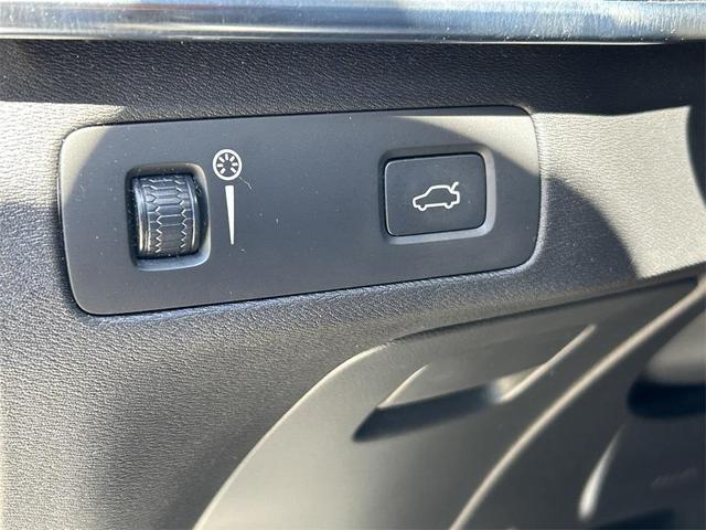 Photo of 2020 Denim Blue Metallic Volvo XC90