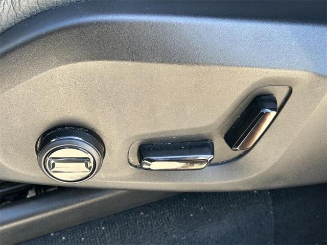 Photo of 2020 Denim Blue Metallic Volvo XC90