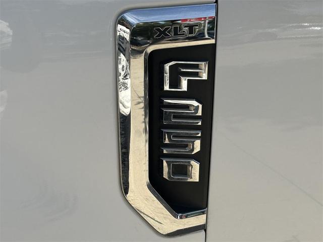 Photo of 2022 OXFORD WHITE Ford F-250