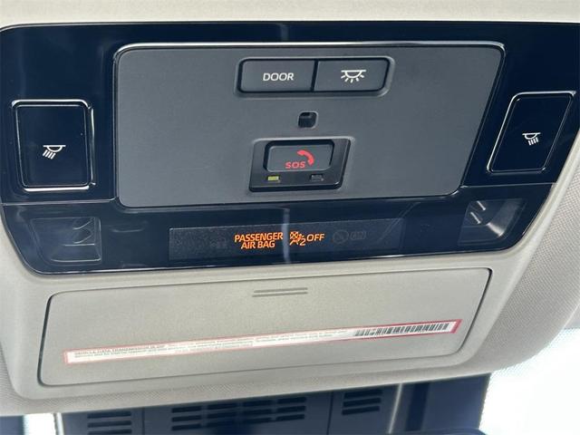 Photo of 2024 Coastal Cream Toyota Grand Highlander