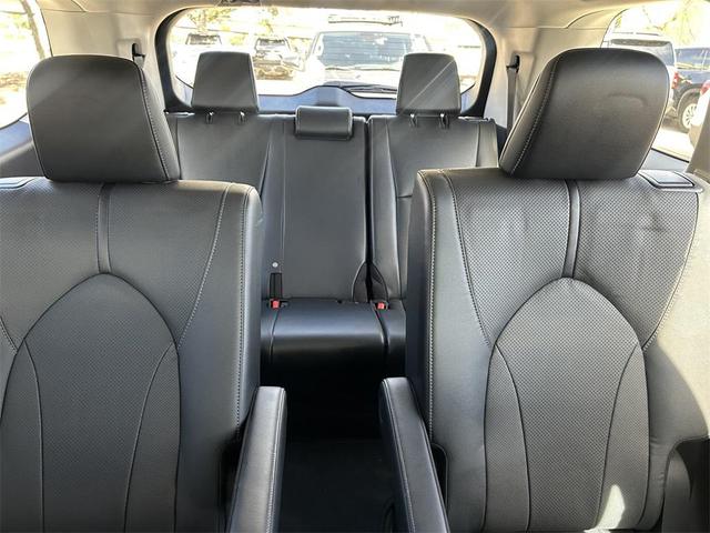 Photo of 2024 Coastal Cream Toyota Grand Highlander