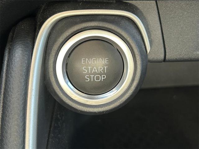 Photo of 2024 Coastal Cream Toyota Grand Highlander