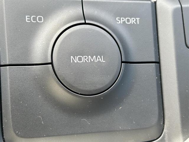 Photo of 2024 Coastal Cream Toyota Grand Highlander