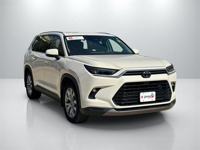 Photo of 2024 Coastal Cream Toyota Grand Highlander