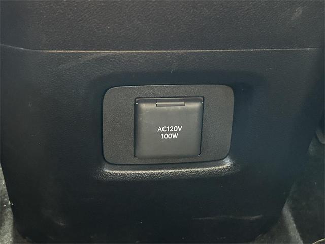 Photo of 2024 Coastal Cream Toyota Grand Highlander