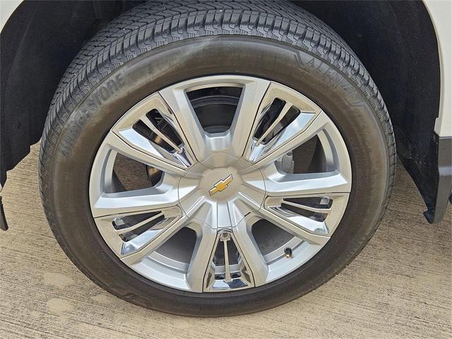 Photo of 2024 Iridescent Pearl Tricoat Chevrolet Silverado 1500