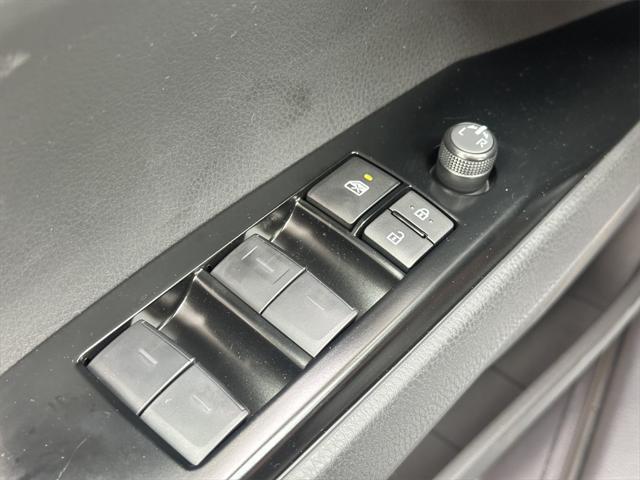 Photo of 2025 Ice Cap Toyota Camry