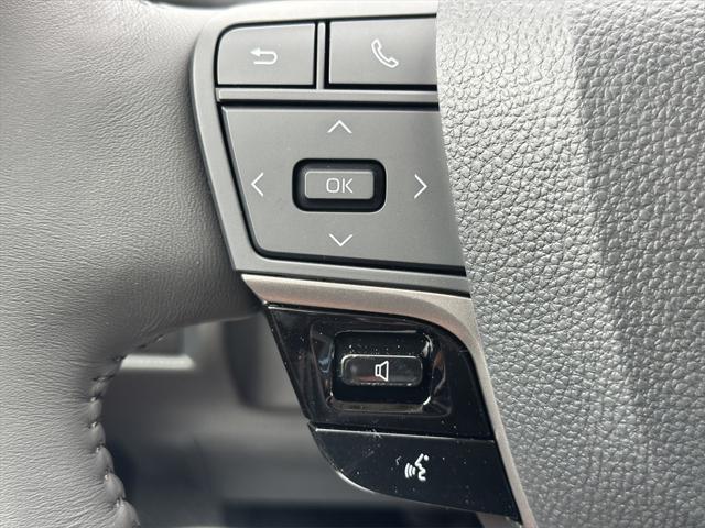 Photo of 2025 Ice Cap Toyota Camry