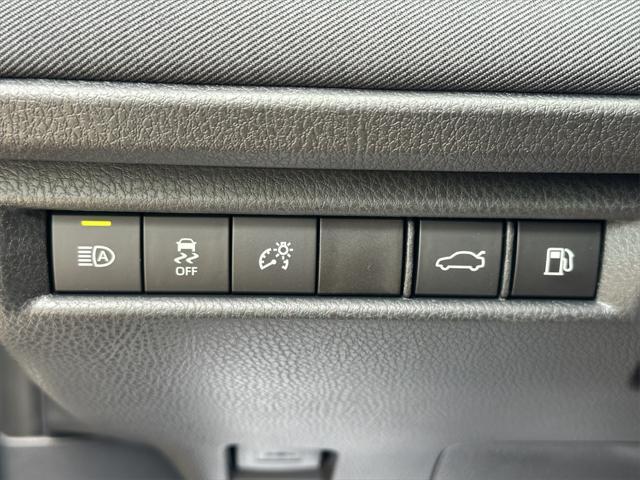 Photo of 2025 Ice Cap Toyota Camry