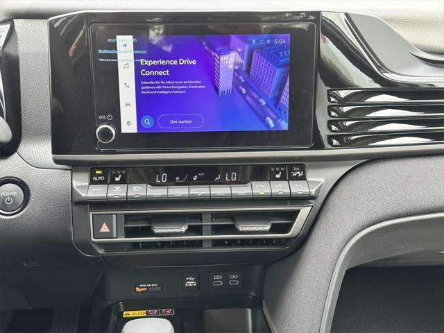 Photo of 2025 Ice Cap Toyota Camry