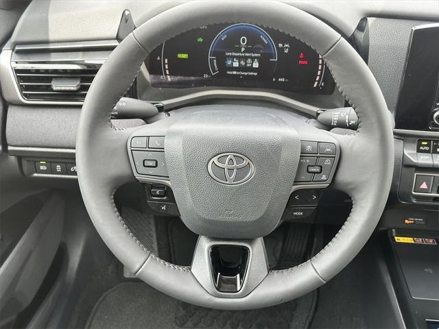 Photo of 2025 Ice Cap Toyota Camry