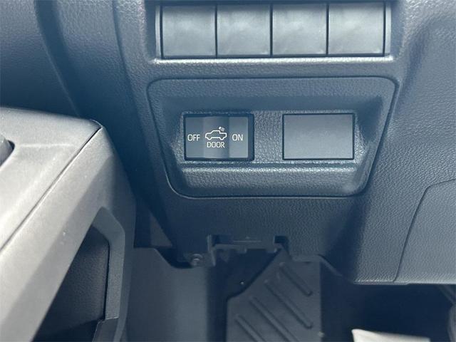 Photo of 2025 Ice Cap Toyota Tacoma