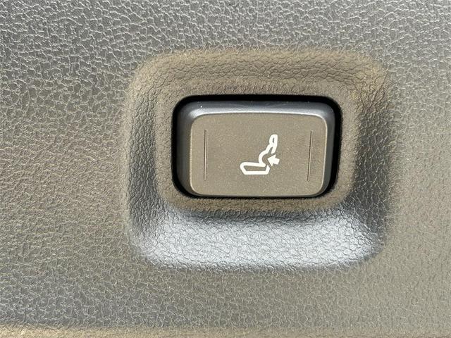 Photo of 2025 Ice Cap Toyota Tacoma