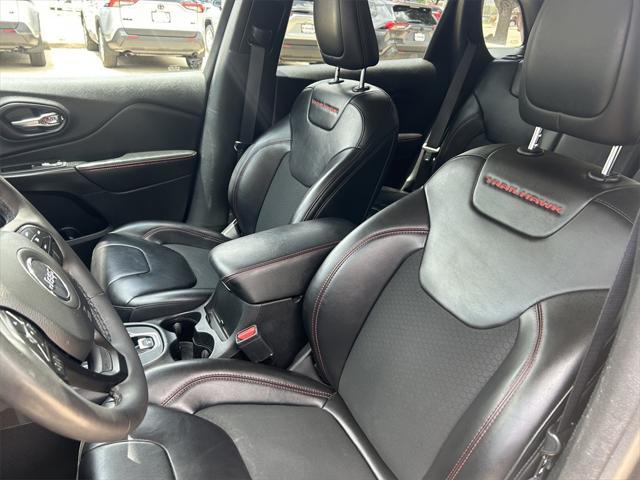 Photo of 2022 Granite Crystal Metallic Clearcoat Jeep Cherokee
