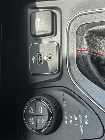 Photo of 2022 Granite Crystal Metallic Clearcoat Jeep Cherokee