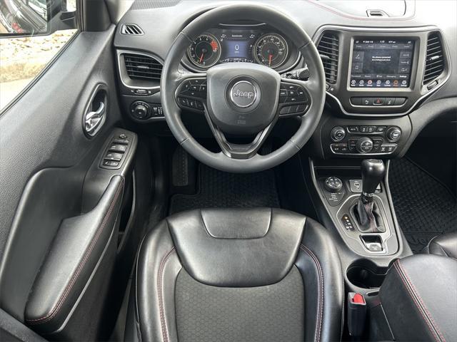 Photo of 2022 Granite Crystal Metallic Clearcoat Jeep Cherokee