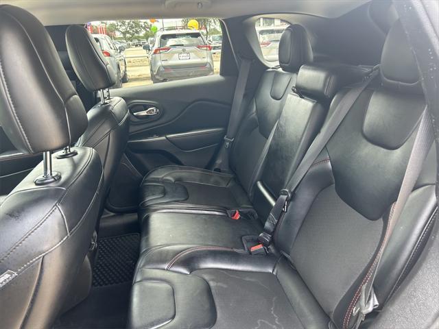 Photo of 2022 Granite Crystal Metallic Clearcoat Jeep Cherokee