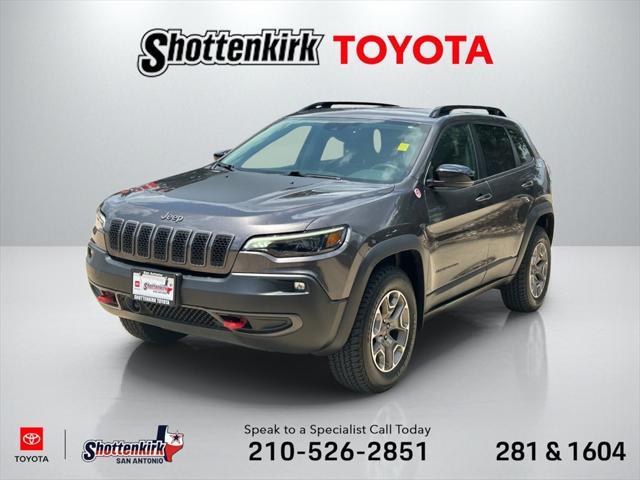 Photo of 2022 Granite Crystal Metallic Clearcoat Jeep Cherokee