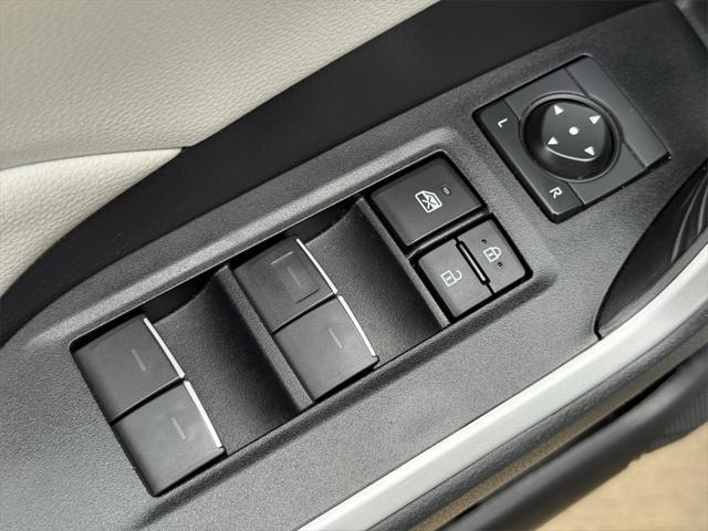 Photo of 2024 Ice Cap Toyota RAV4