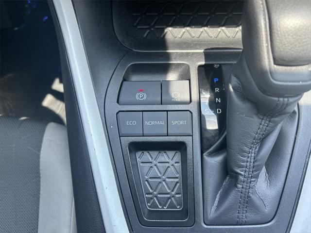 Photo of 2024 Ice Cap Toyota RAV4