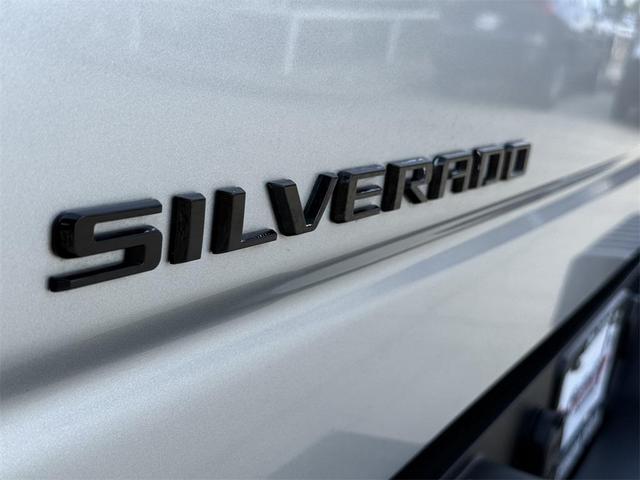 Photo of 2021 Silver Ice Metallic Chevrolet Silverado 1500